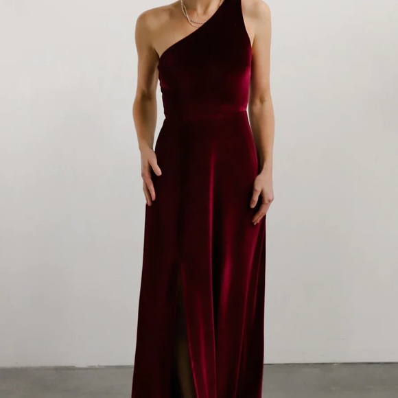 Baltic Born Tatiana Velvet One Shoulder Maxi Dress Merlot - Picture 1 of 3